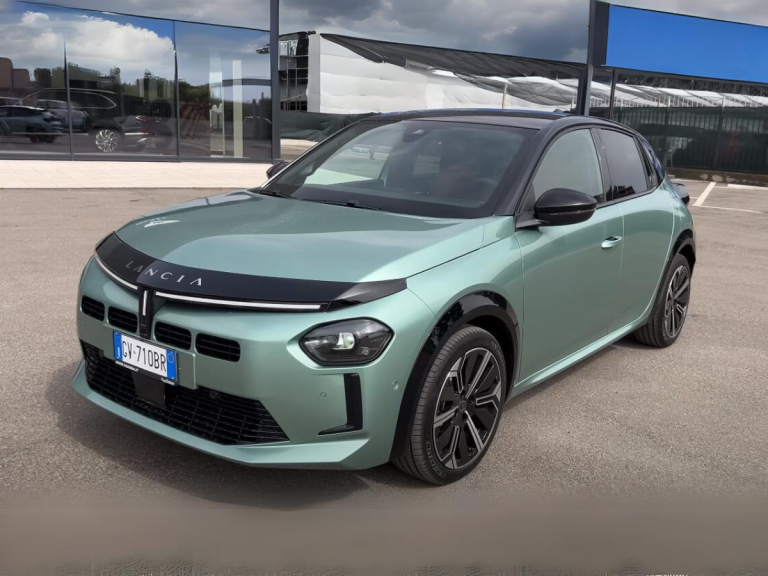 Nuova Lancia Ypsilon Ibrida: incredibile rinnovamento!