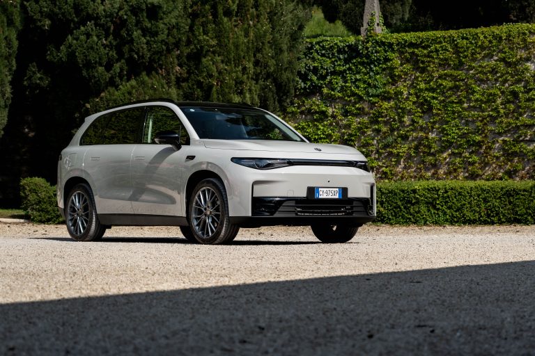 Leapmotor C10 REEV: prova del SUV elettrico con range extender