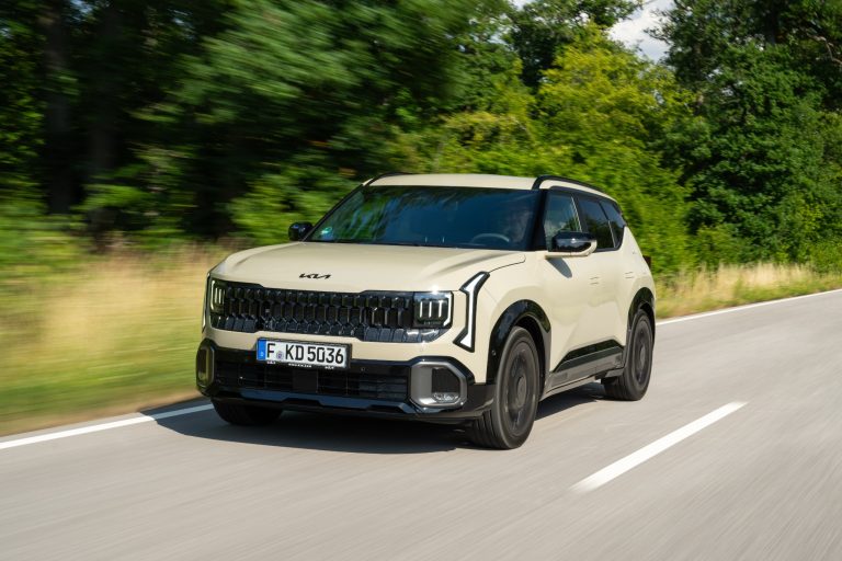 Kia Seltos: prova su strada, consumi e prezzi. Il SUV si rinnova con benzina e Full Hybrid