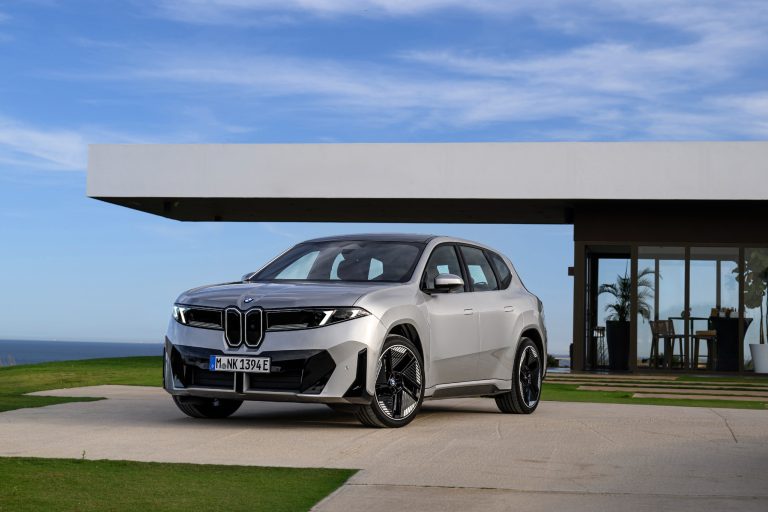 BMW iX3: Prova su strada con guida senza mani in autostrada e autonomia fino a 800Km