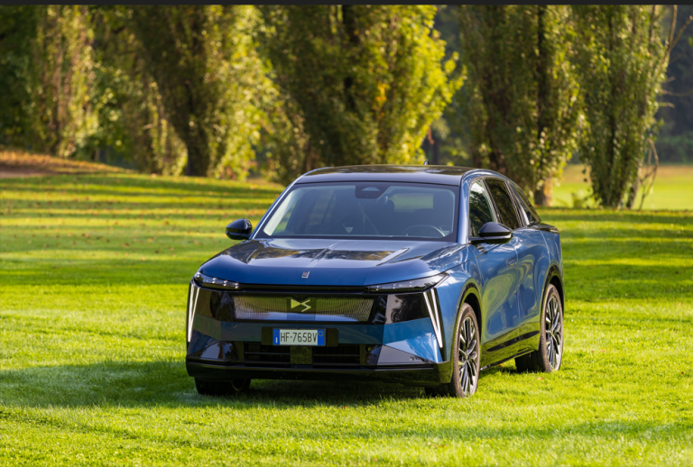 Nuova DS N°7: prova su strada dell’ibrida e dell’elettrica. Fino a 740 km di autonomia, ma addio diesel!